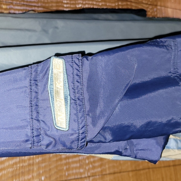 90s NIKE. Windbreaker. Full-zip. Mens size Large. - Picture 4 of 5